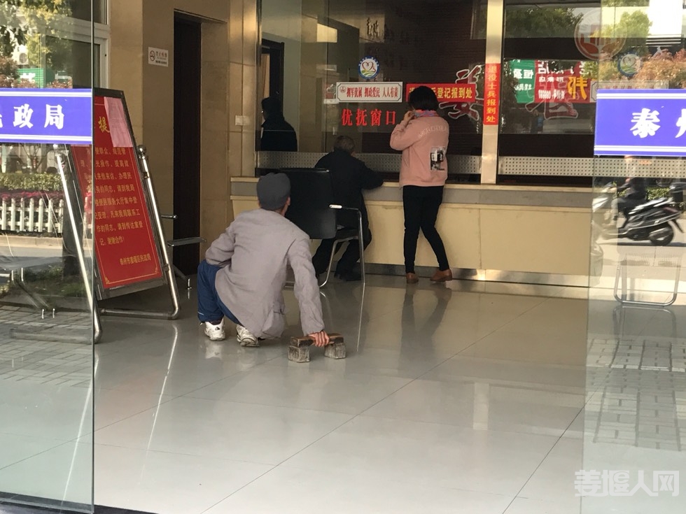 085924y332sat3n2vltnyl.jpg