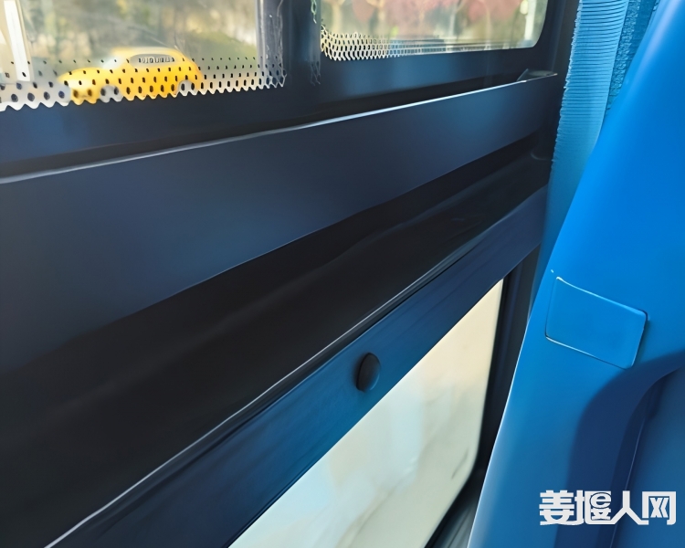 090319r6jn26x7l72x32qq.jpg